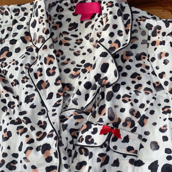 NWOT | VICTORIA’S SECRET PINK PJ TOP | SM - Picture 2 of 4